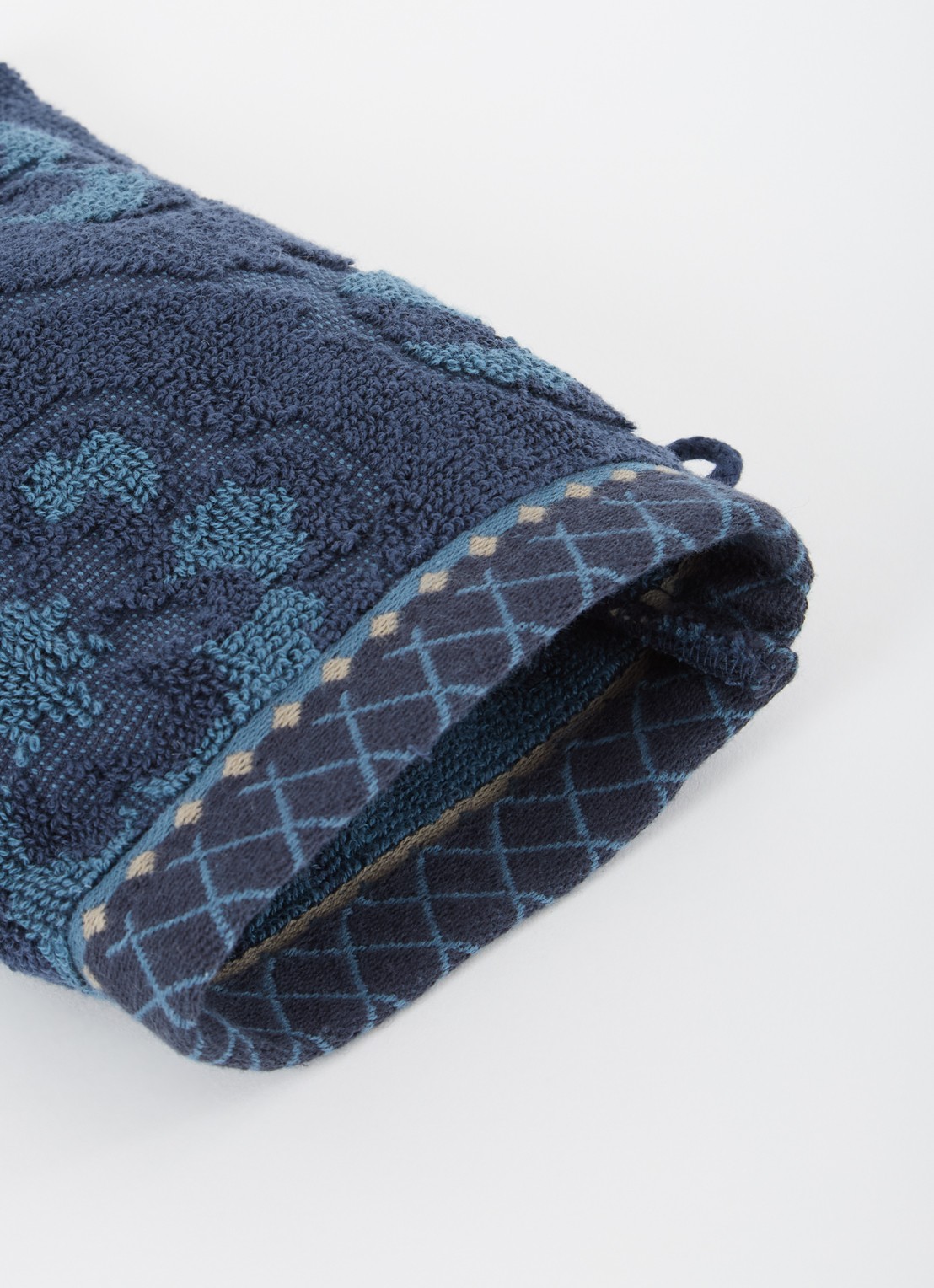 Pip Studio Jasmin washand van katoen - 500 gr/m2 - 16 x 22 cm - detail donkerblauw