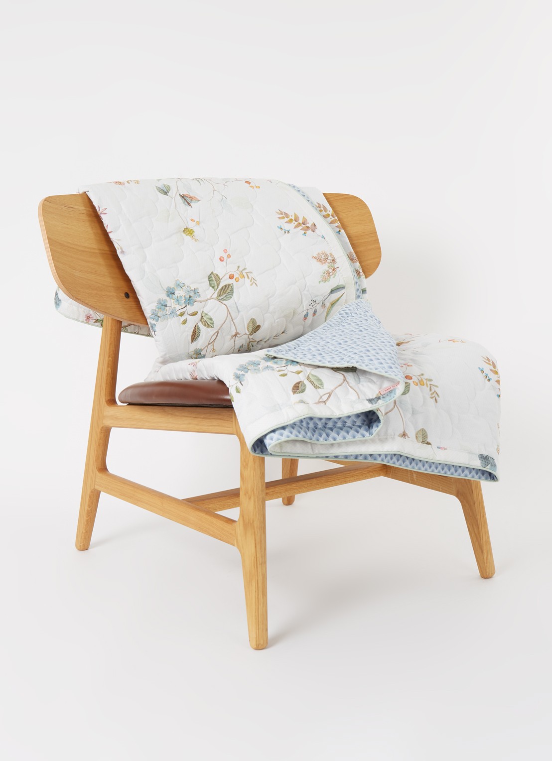 Pip Studio Kawai Flower quilt bedsprei van katoen perkal  - voorkant 3 wit