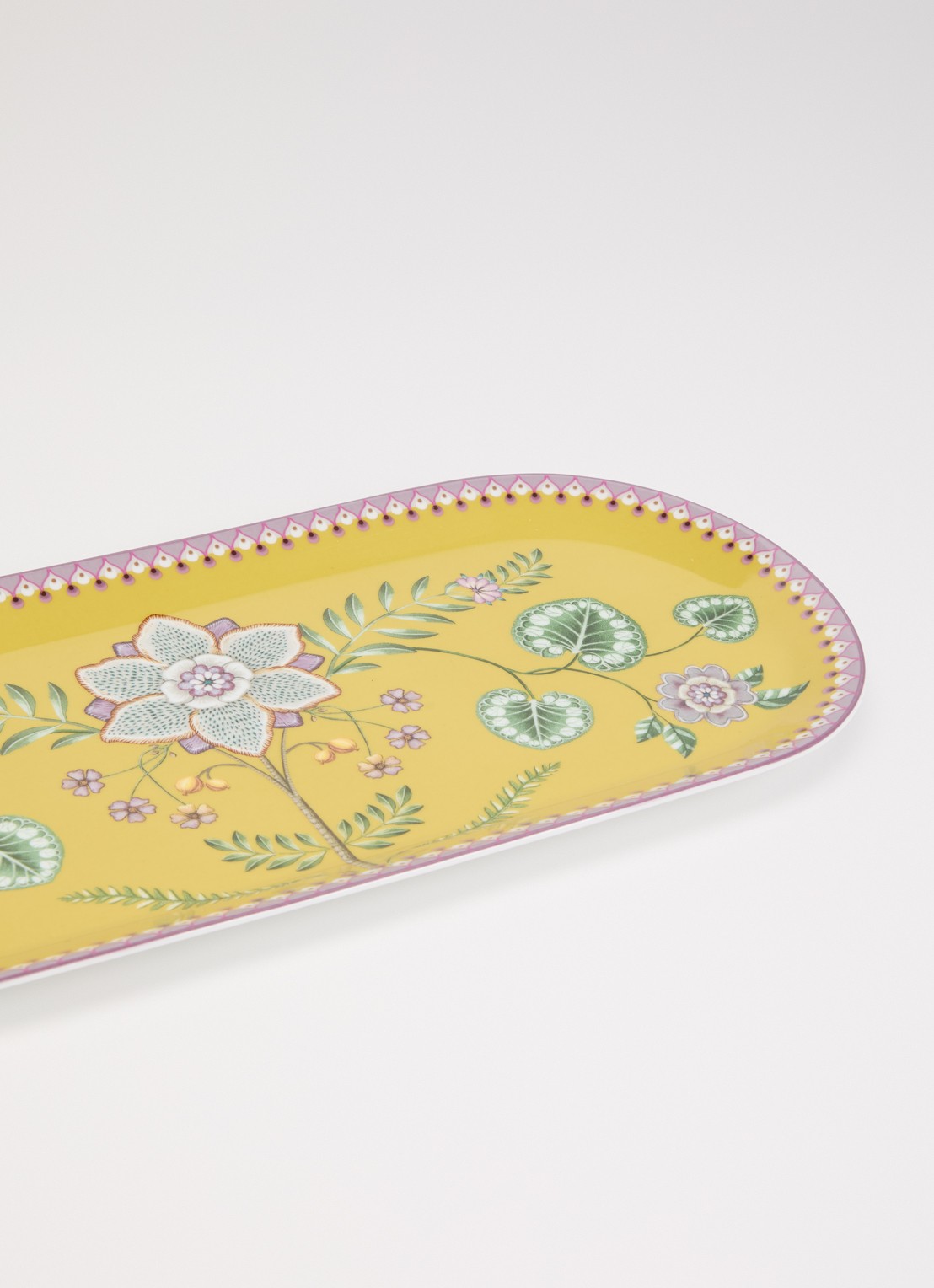 Pip Studio Lily & Lotus cakeschaal 33,5 cm - voorkant 2 okergeel