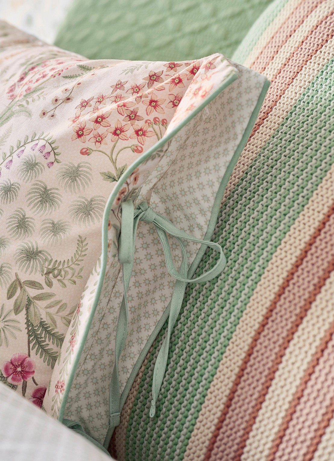 Pip Studio Lodi Garden dekbedovertrekset - inclusief kussenslopen - detail 6 gebroken wit