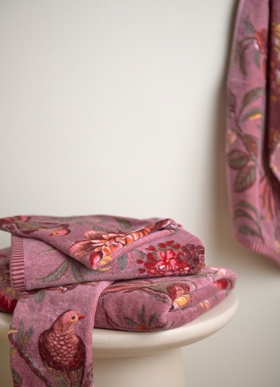 Pip Studio Mauve badhanddoek 55 x 100 cm - detail 3 paars