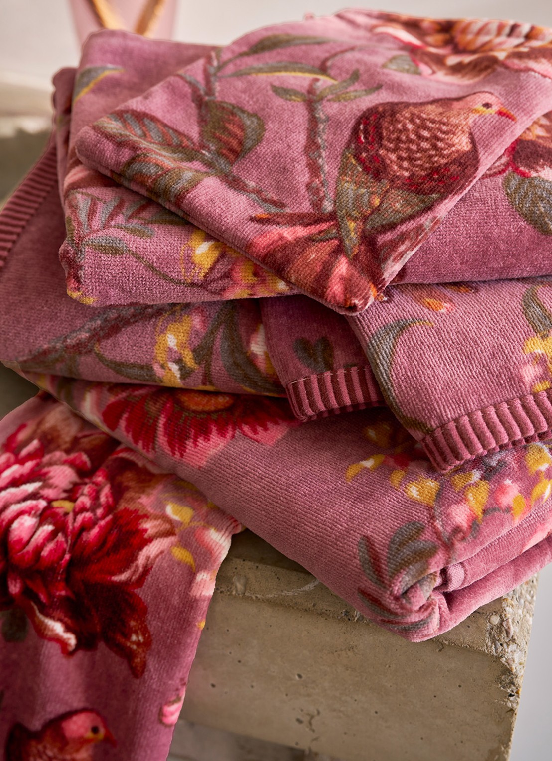 Pip Studio Mauve badhanddoek 55 x 100 cm - detail 4 paars