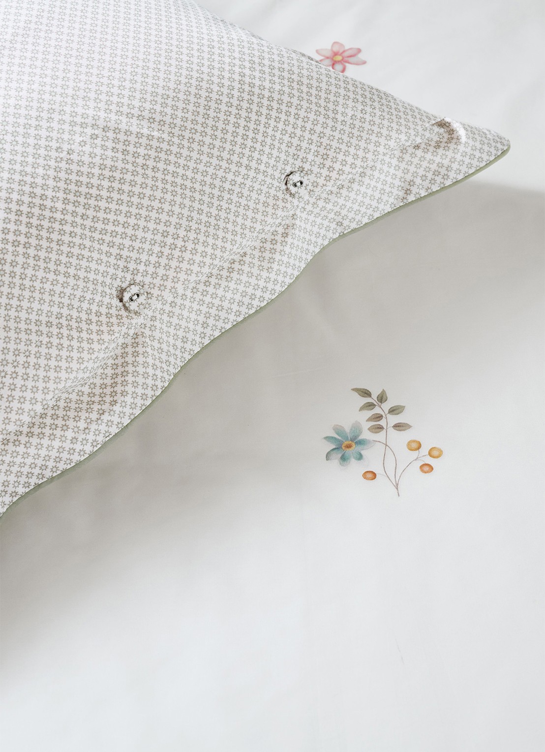 Pip Studio Mughal Flower dekbedovertrekset - inclusief kussenslopen - detail 8 gebroken wit