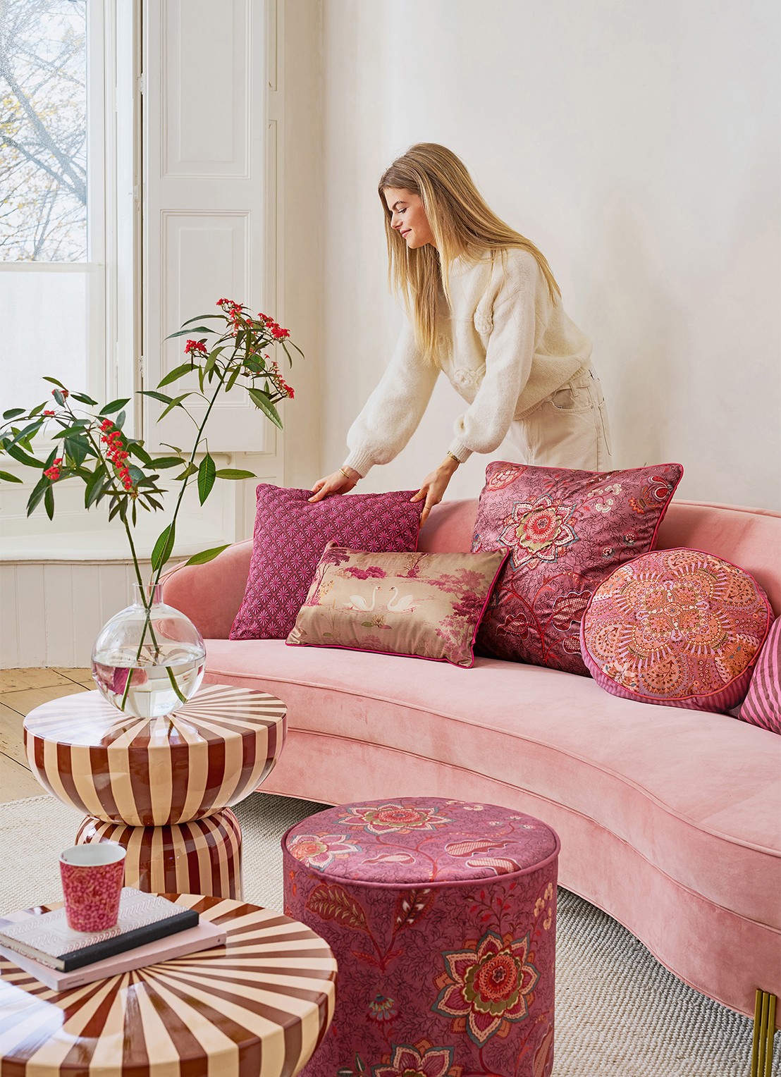 Pip Studio Mumbai Morning sierkussen 60 x 60 cm - detail 6 roze