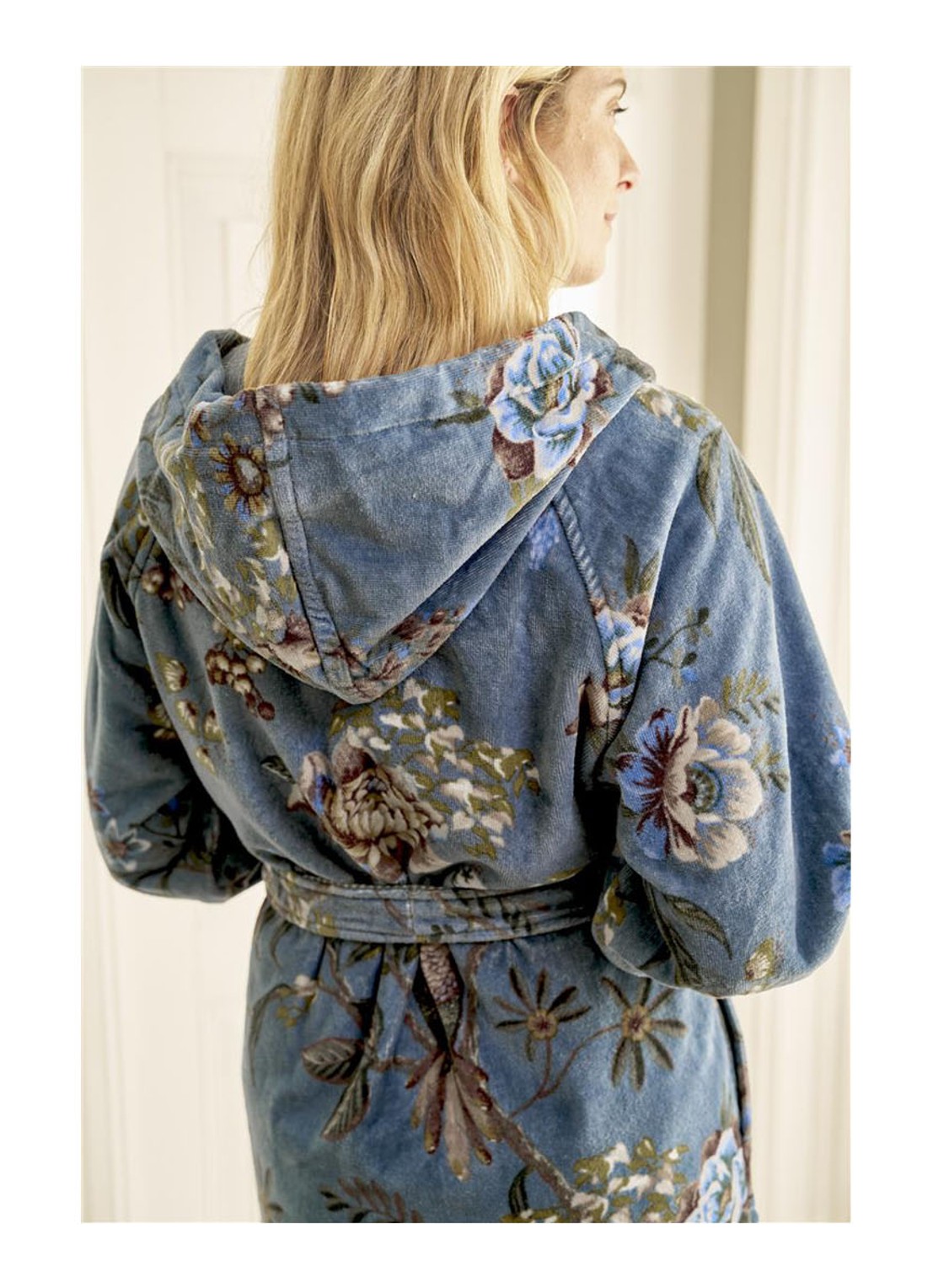 Pip Studio Secret Garden badjas van terry katoen - detail 5 blauw