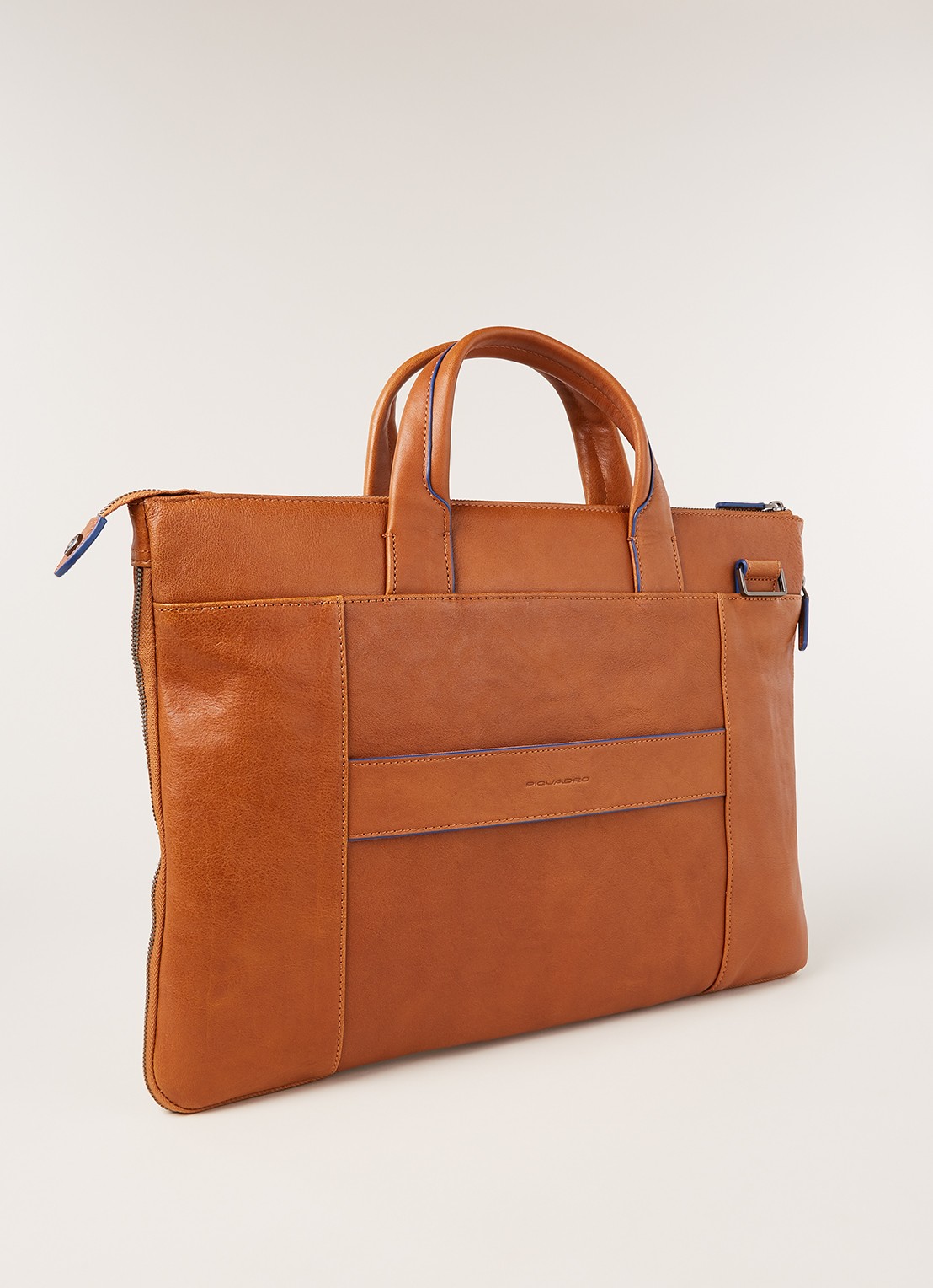 Piquadro Businesstas S van leer met 15 inch laptopvak - detail cognac