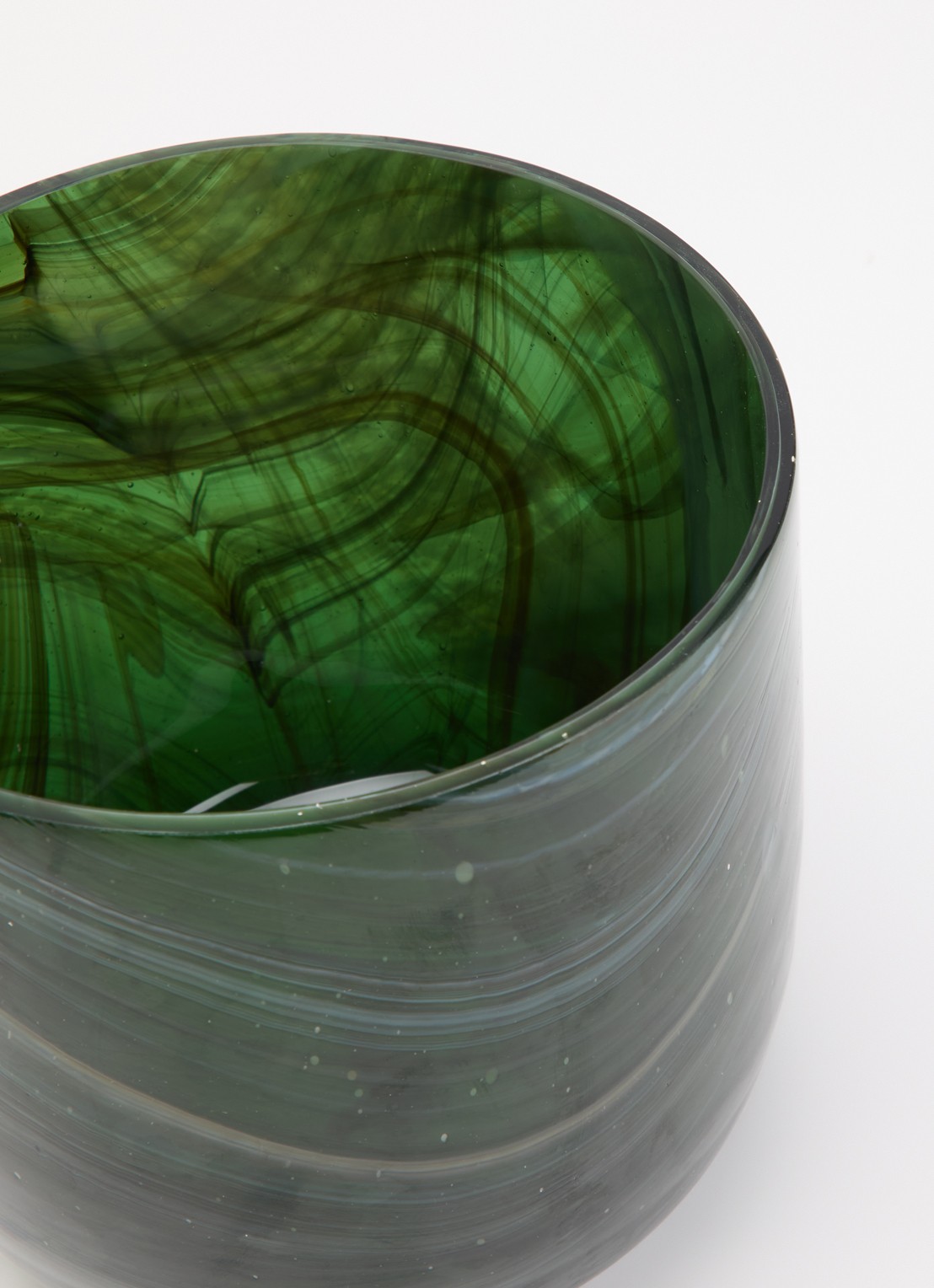 POLSPOTTEN Marbled vaas S 15,5 cm - voorkant 2 groen