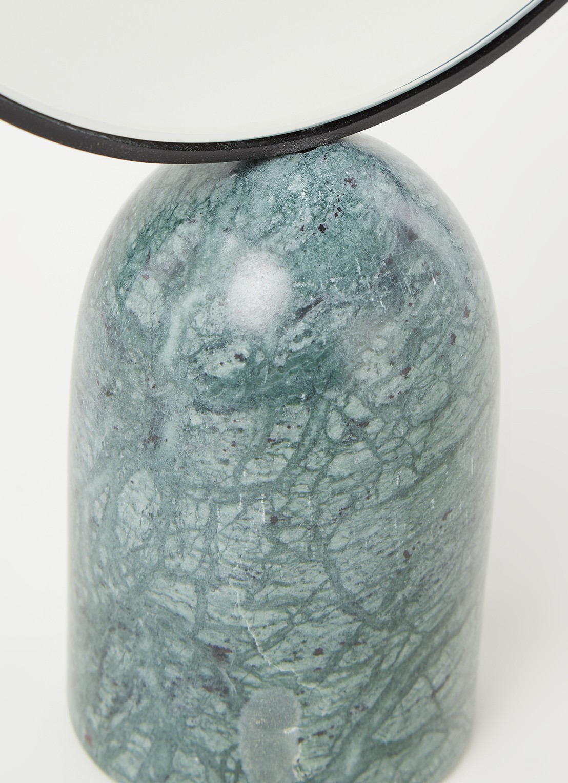 POLSPOTTEN Round marble green tafelspiegel - detail groen