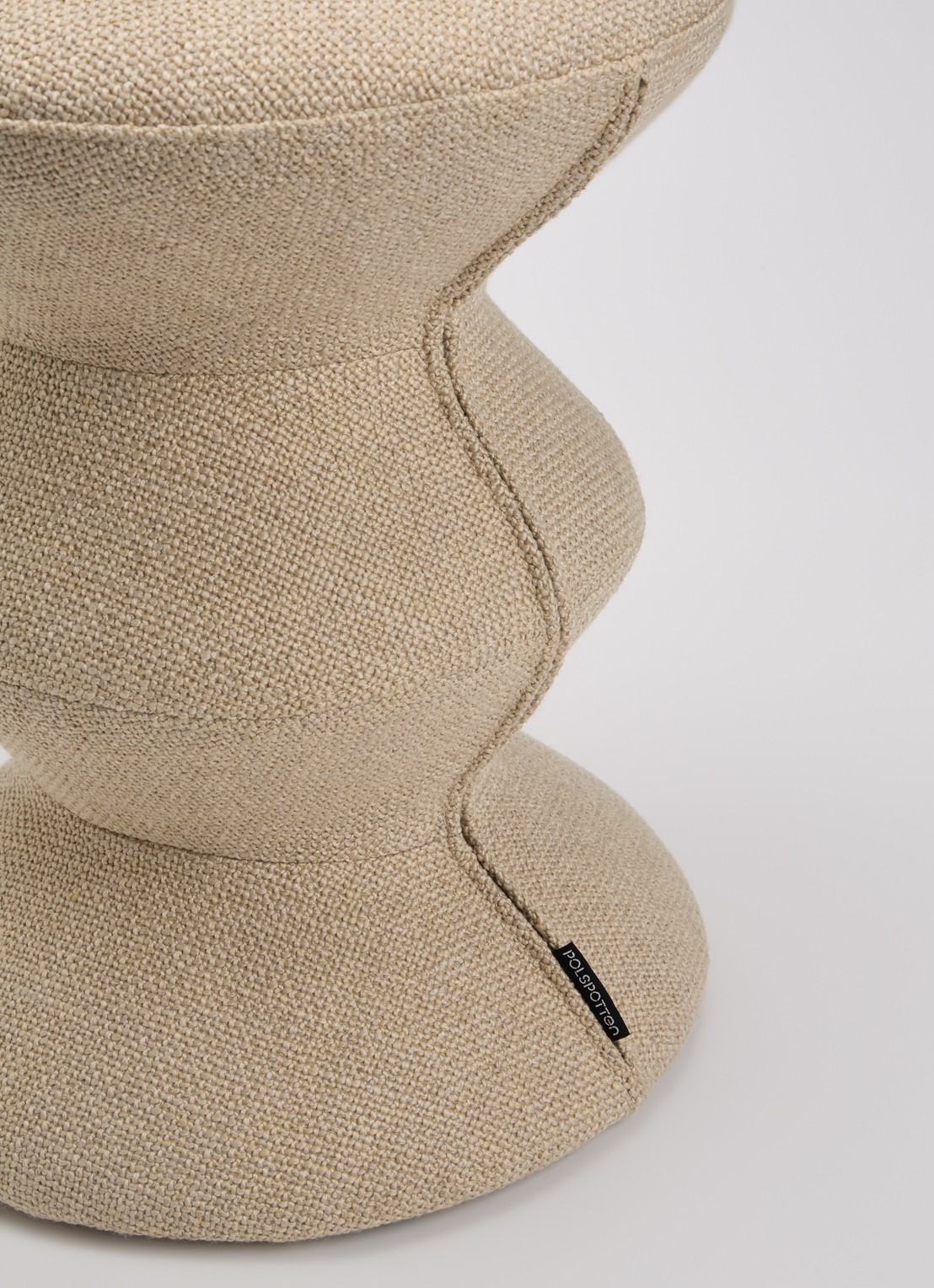 POLSPOTTEN Smooth Zig Zag kruk 47 cm - voorkant 2 beige