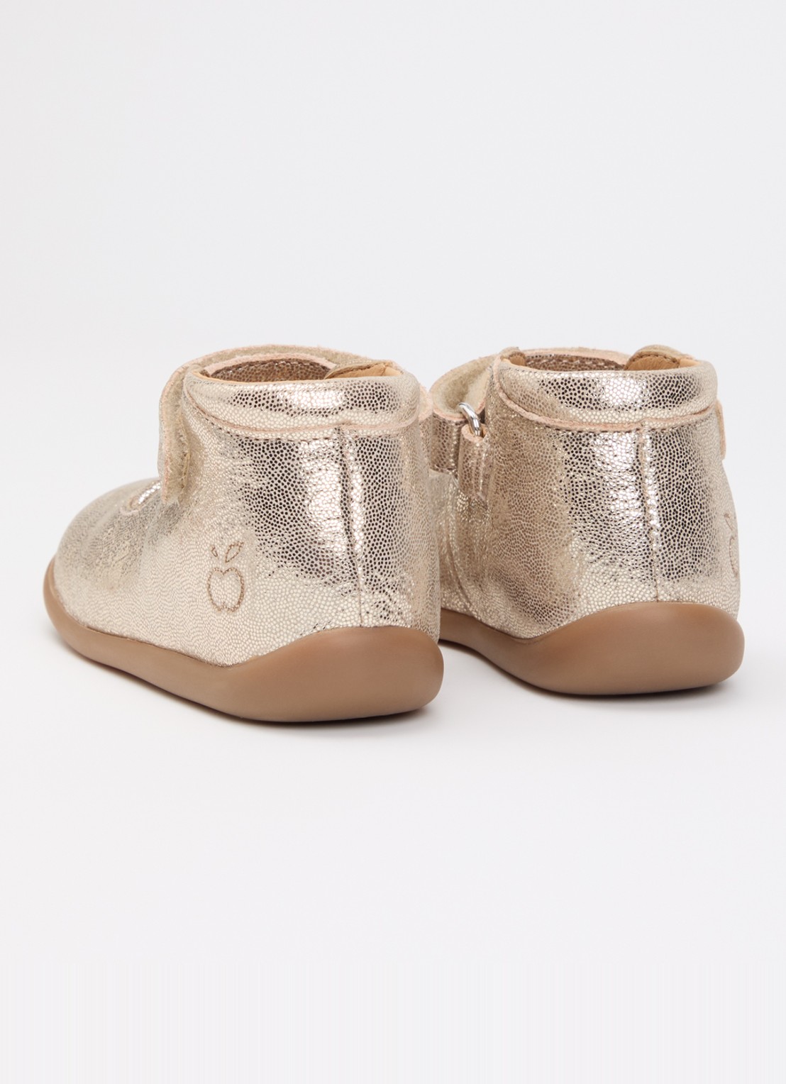 Pom d'Api Stand Up Mary instappers van leer met metallic finish - achterkant 2 goud