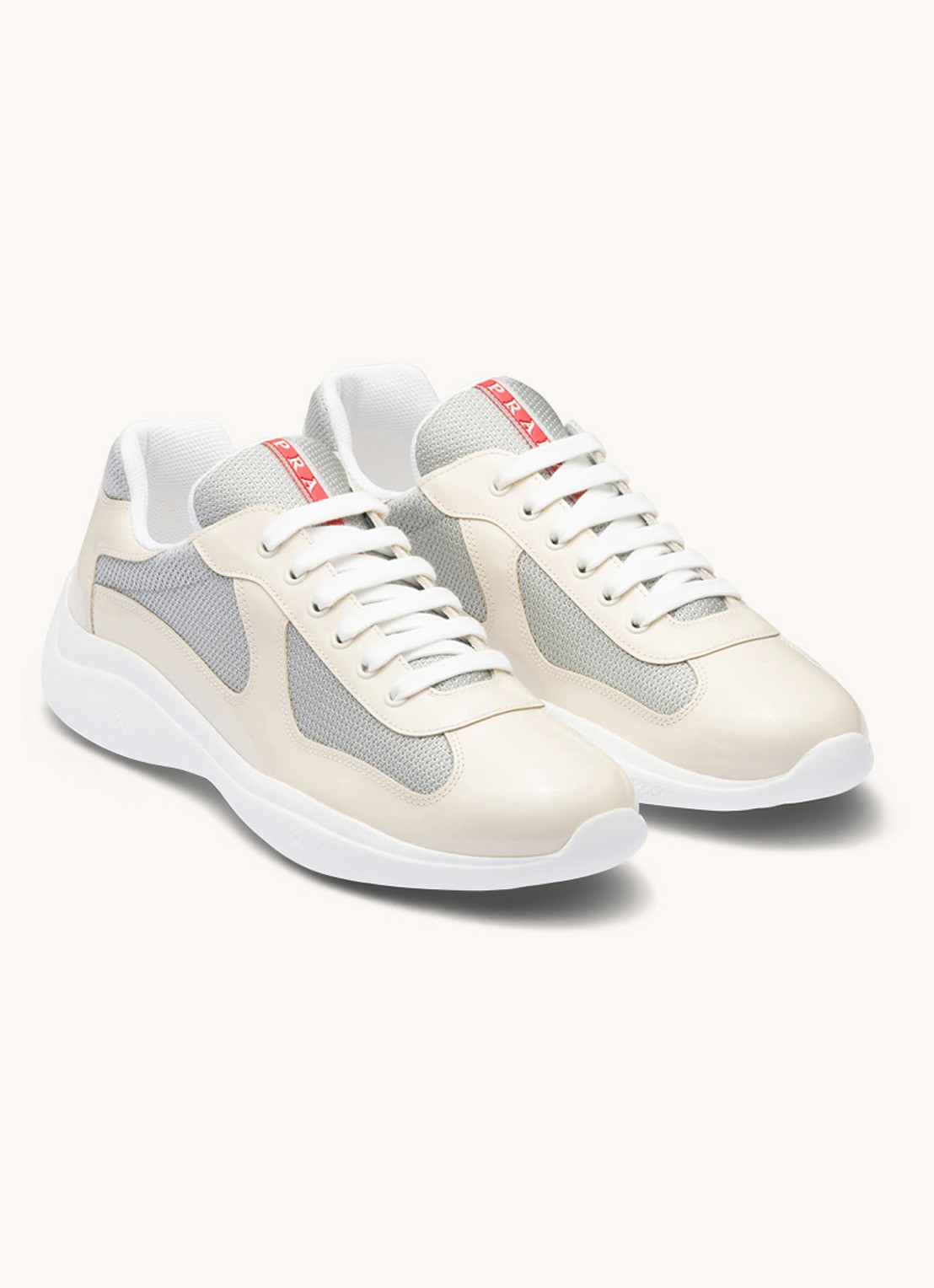 Prada America's Cup sneaker met lakleren details - voorkant 4 creme