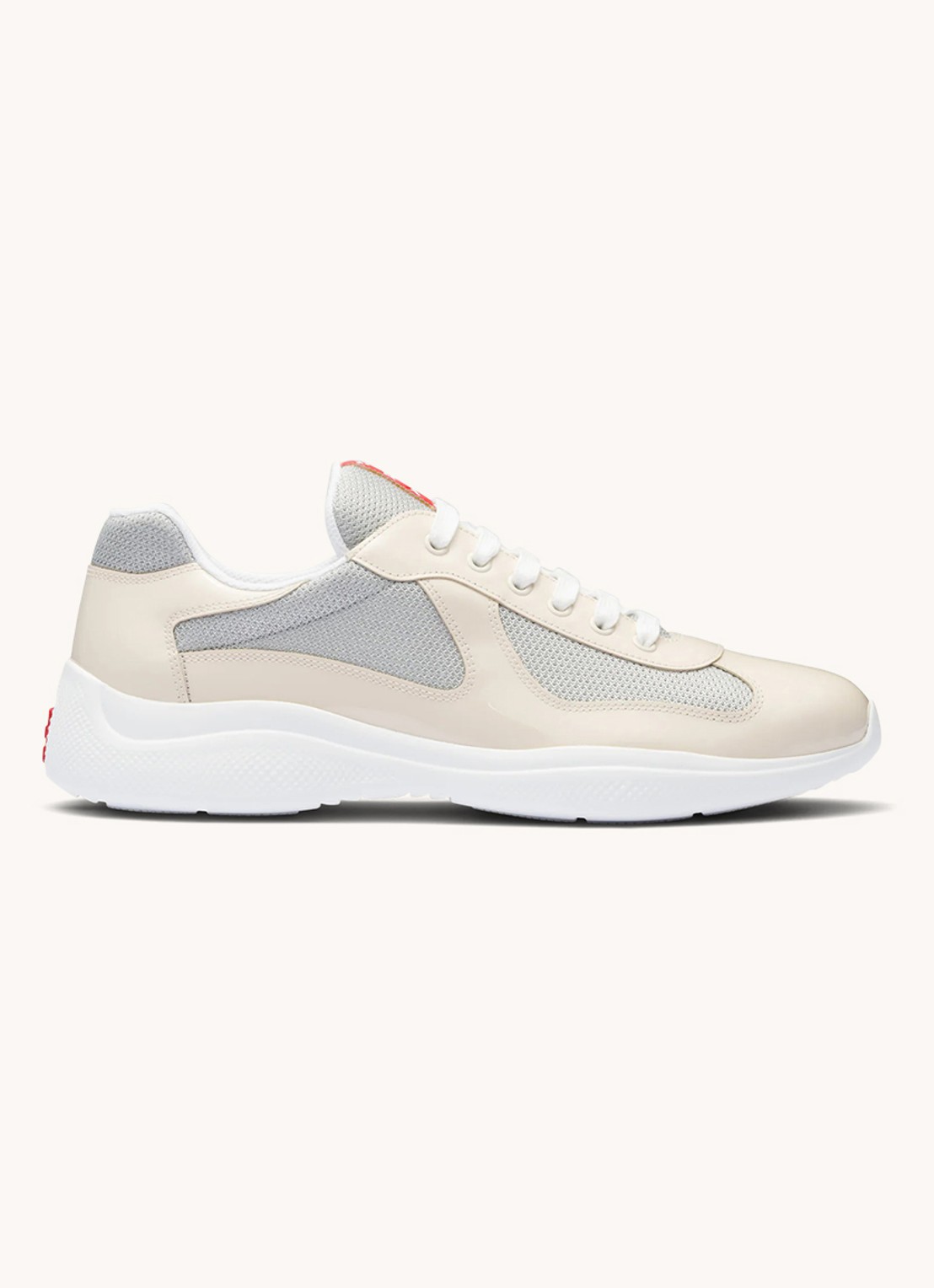 Prada America's Cup sneaker met lakleren details - voorkant 5 creme