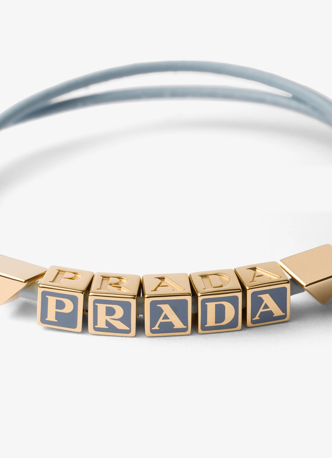Prada Armband van leer met logo - detail lichtblauw