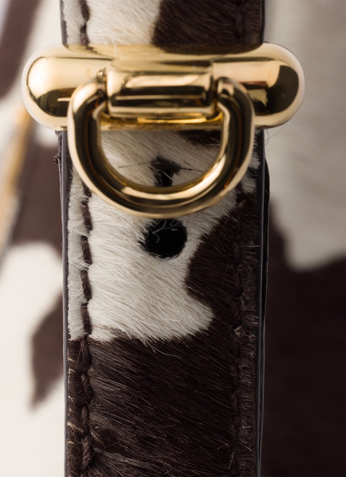 Prada Arqué Mini schoudertas van kalfsleer met ponyhair - detail 4 donkerbruin