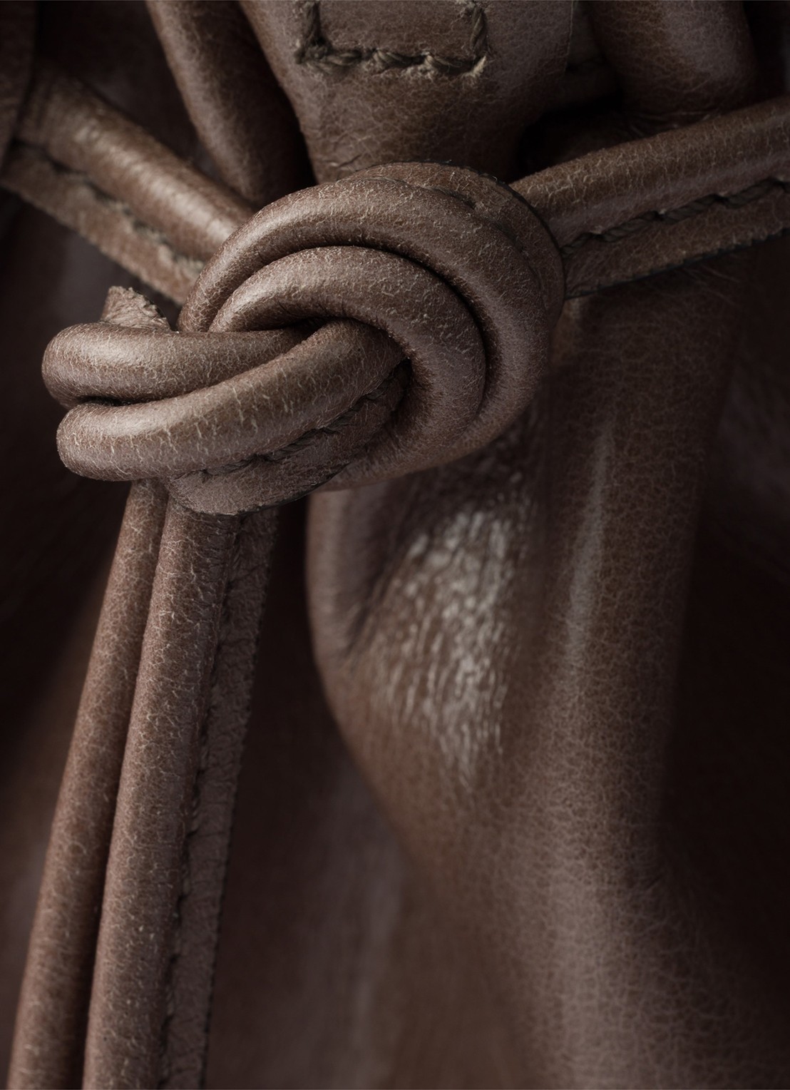 Prada Bonnie Large schoudertas van kalfsleer - detail 4 taupe