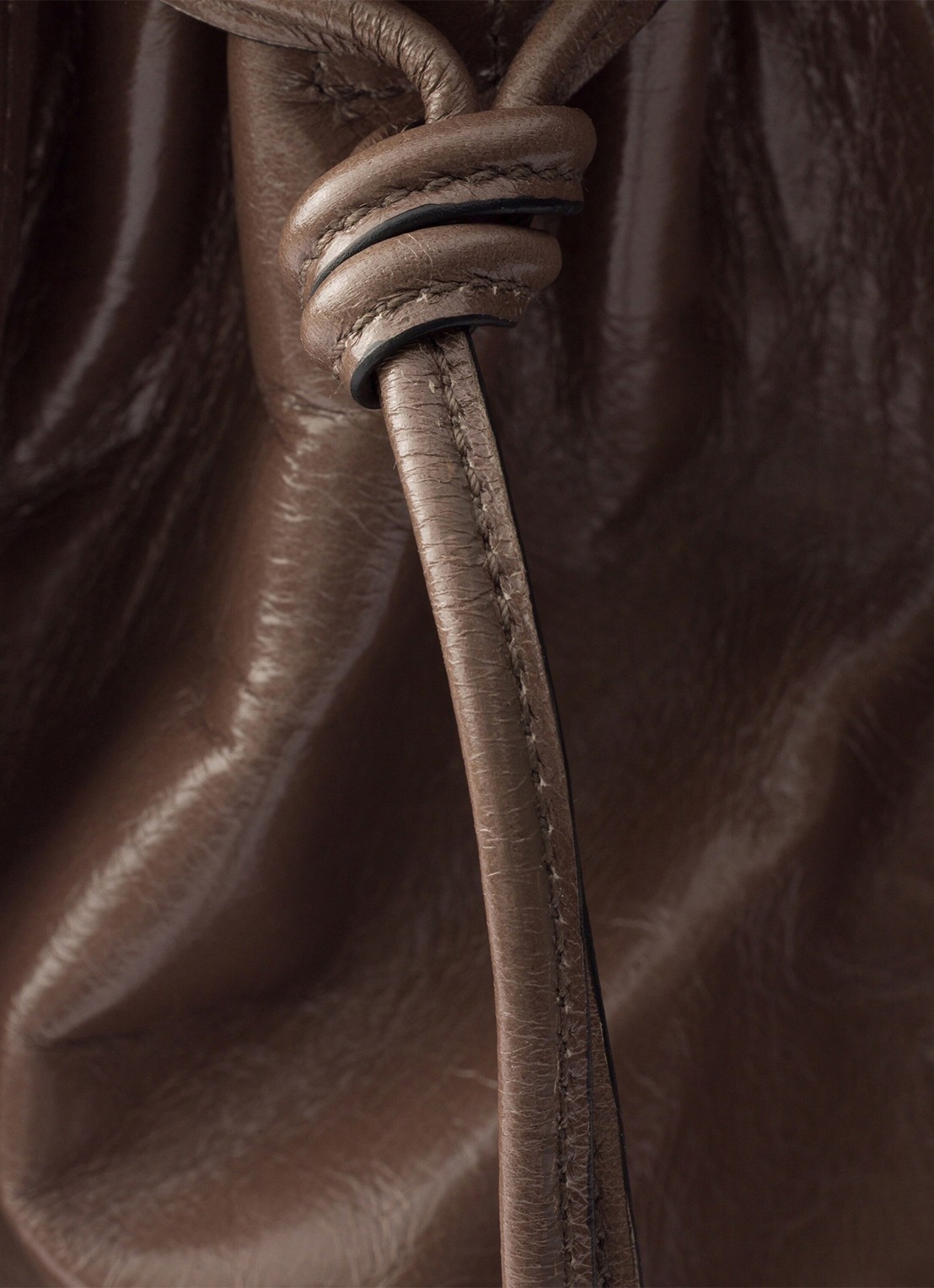 Prada Bonnie Large schoudertas van kalfsleer - detail 4 taupe