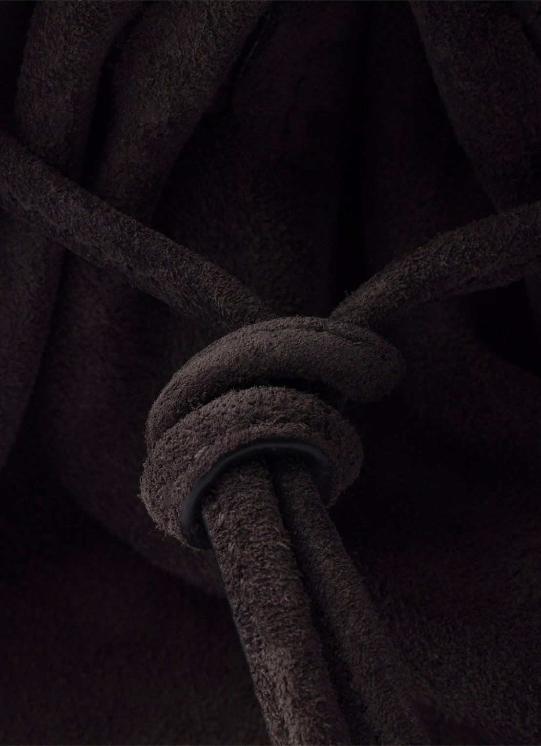 Prada Bonnie Medium handtas van kalfssuède - detail 5 taupe