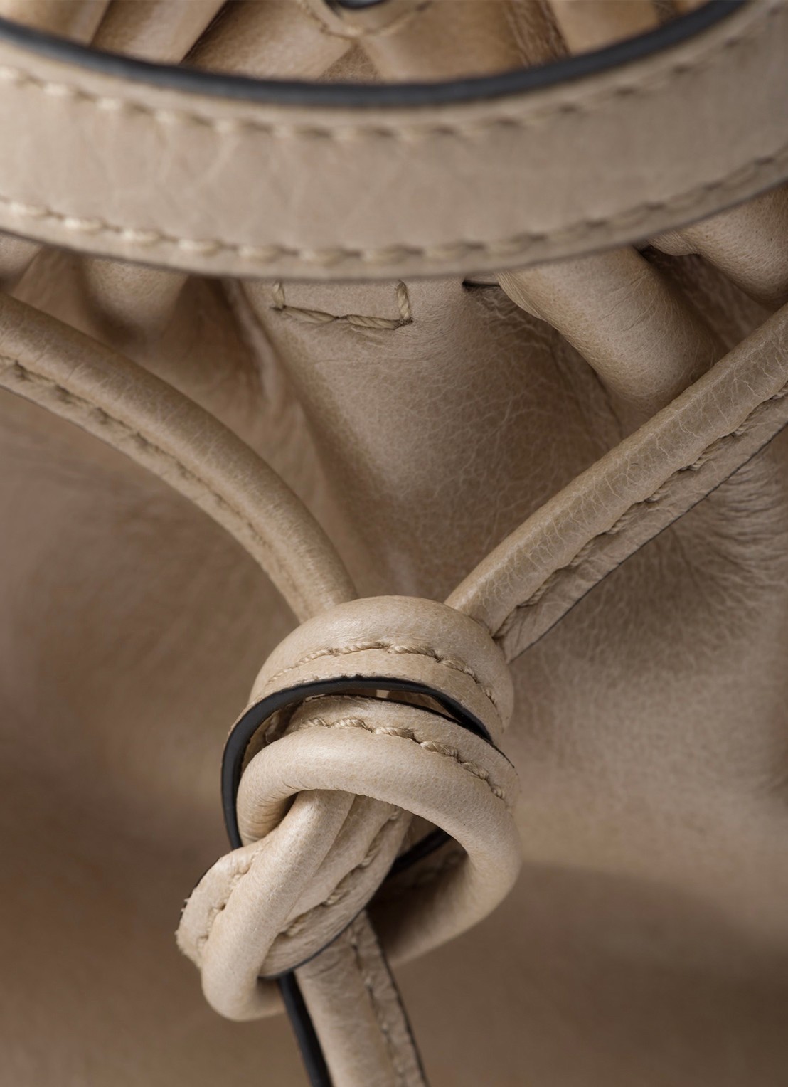 Prada Bonnie Medium schoudertas van kalfsleer - detail 7 beige