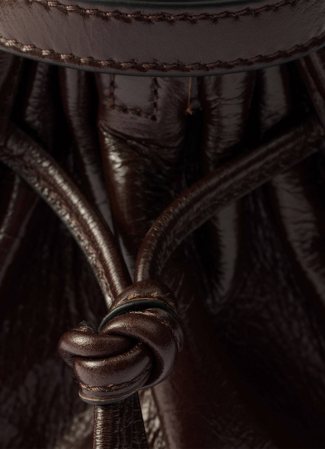 Prada Bonnie Medium schoudertas van kalfsleer - detail 8 donkerbruin