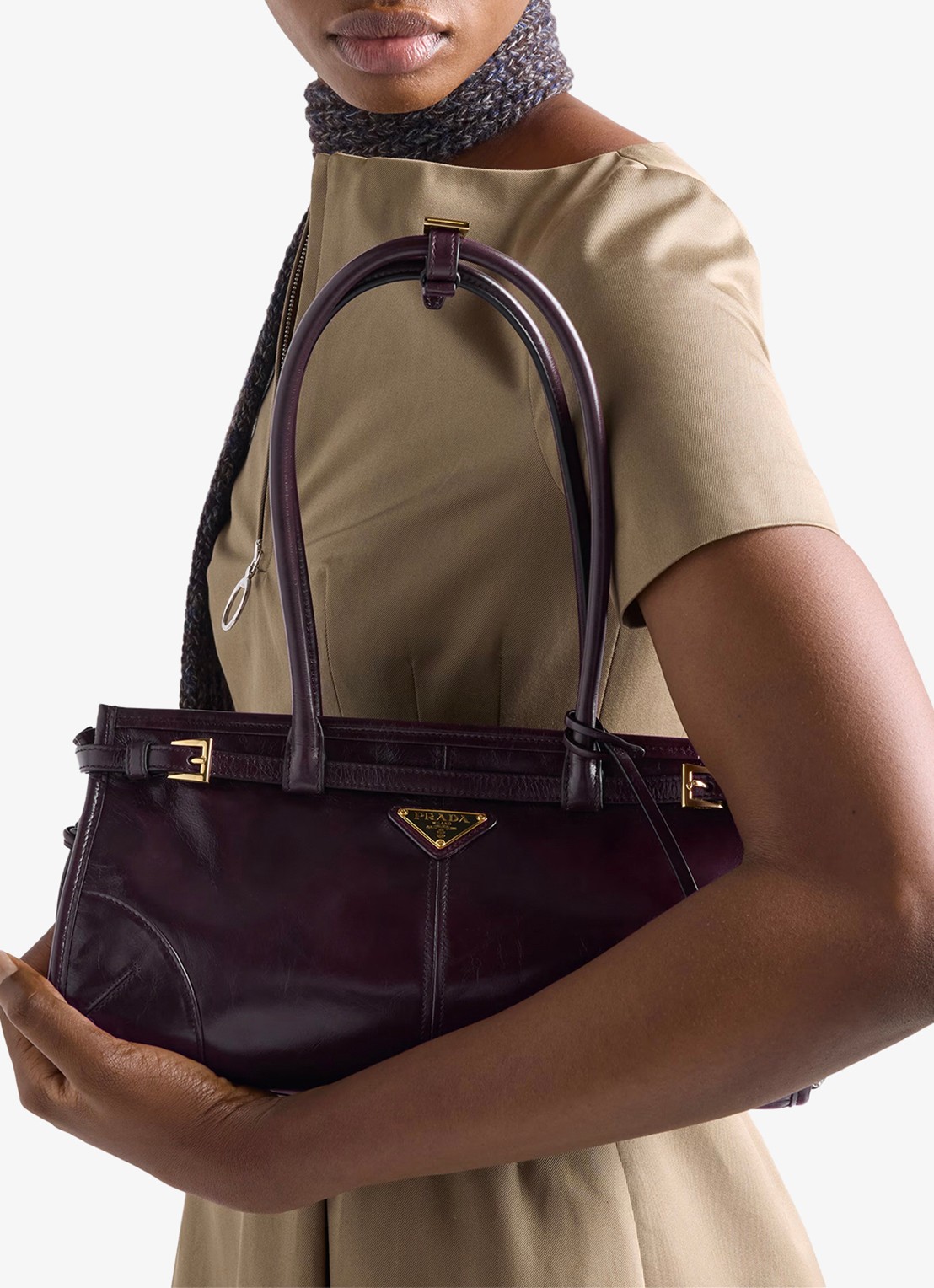 Prada Bonnie Medium schoudertas van kalfsleer - detail 6 donkerrood