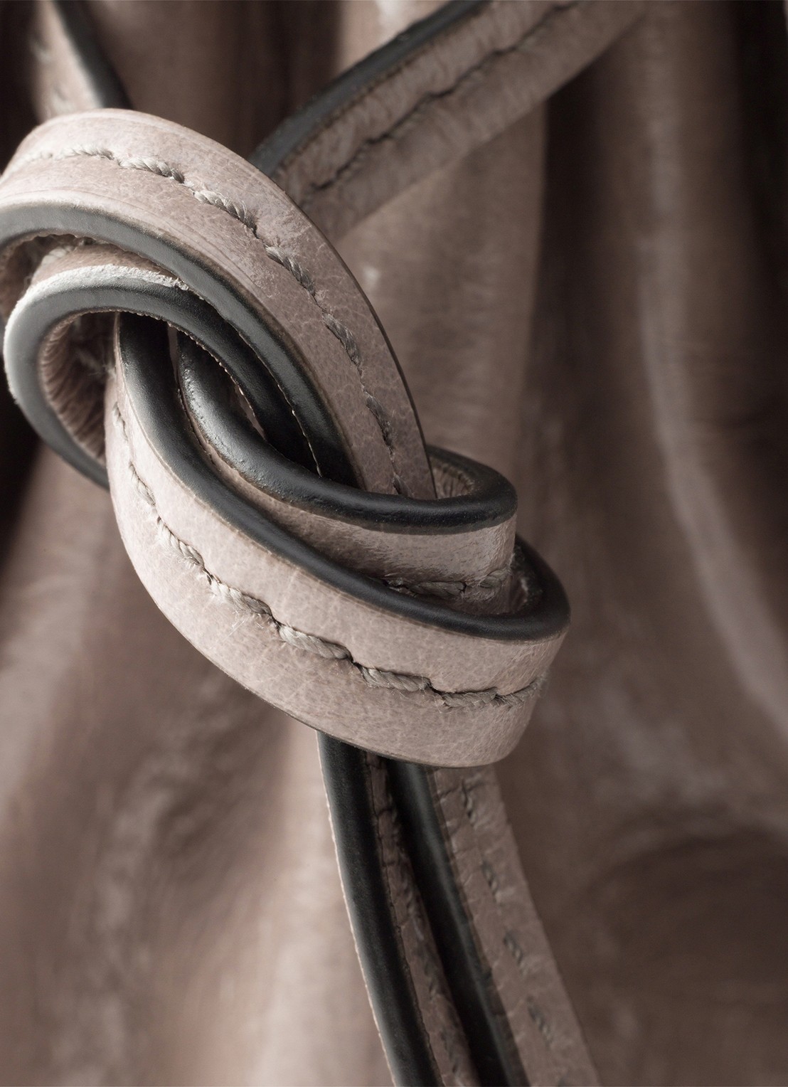 Prada Bonnie Mini schoudertas van kalfsleer - detail 5 taupe