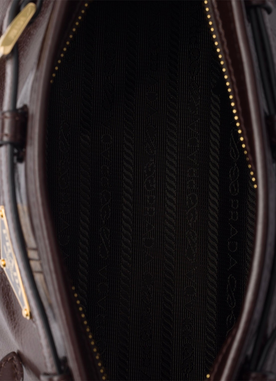 Prada Bonnie Small schoudertas van leer met afneembare schouderriem - detail 2 donkerbruin