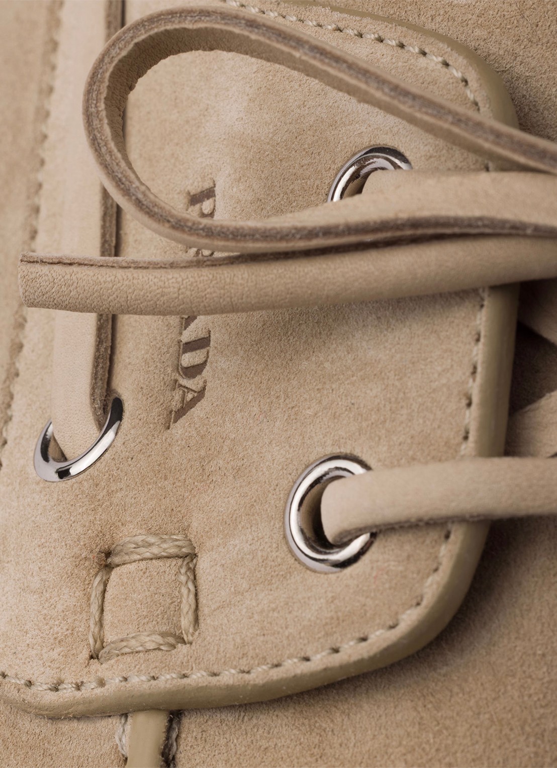 Prada Bootschoen van suède - detail 6 beige