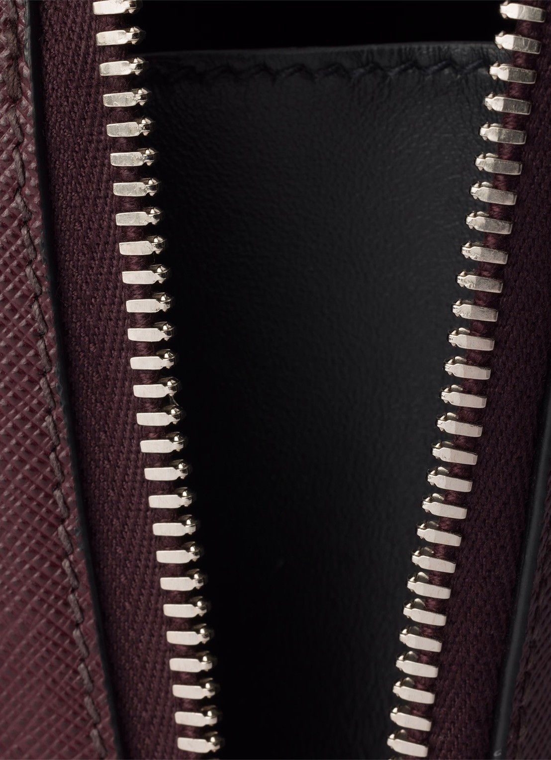 Prada Brique schoudertas van leer - detail 2 bordeauxrood