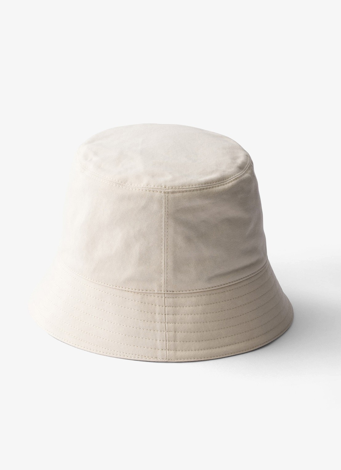 Prada Bucket hoed met logoborduring - detail 2 gebroken wit