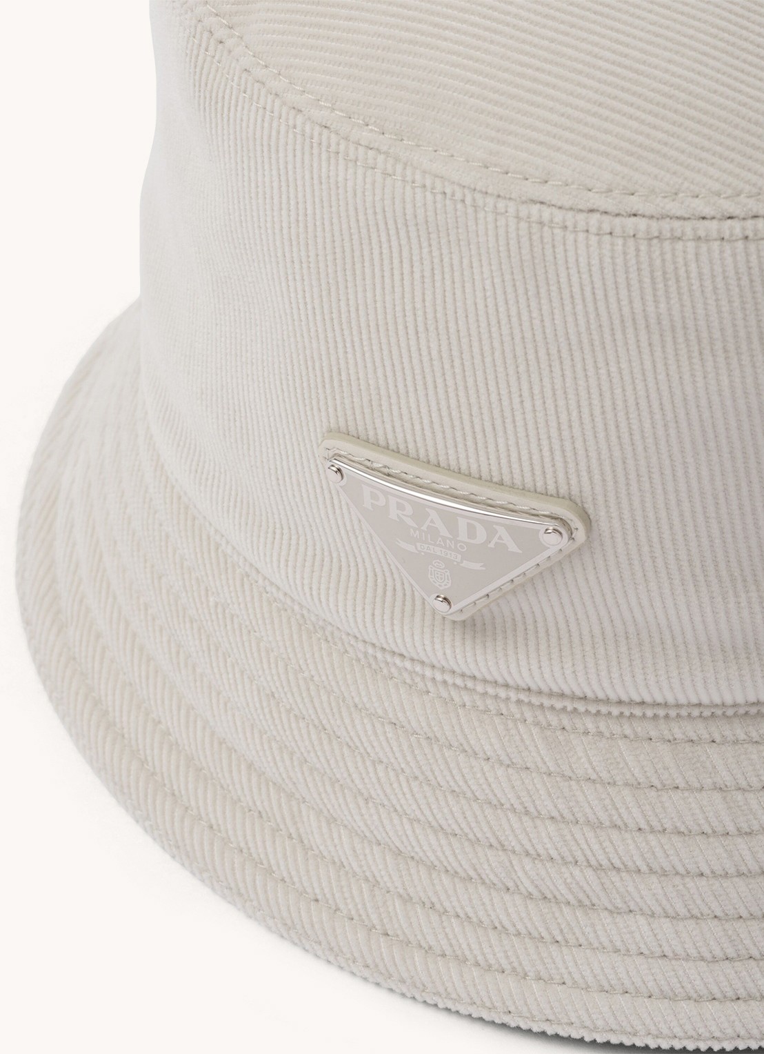 Prada Bucket hoed van corduroy - detail creme