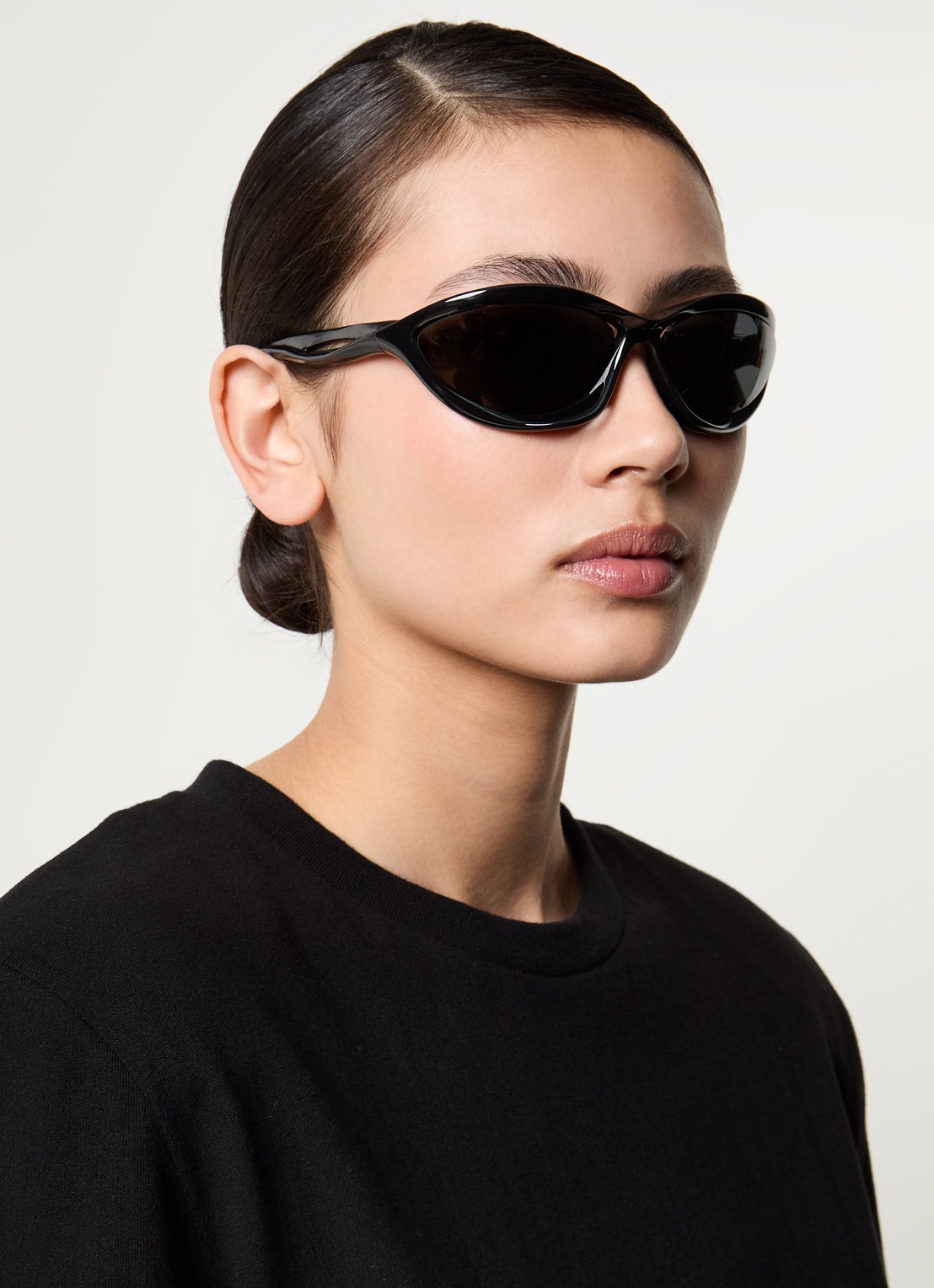 Prada Cat Eye zonnebril PRA23S - voorkant 2 zwart