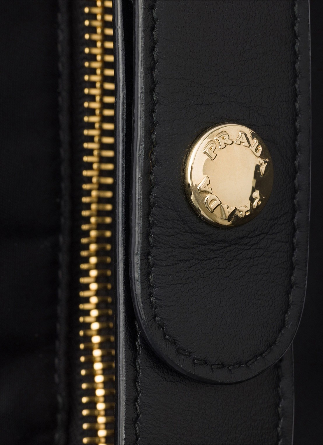 Prada Chérie Re-Nylon Mini handtas met leren details - detail 2 zwart