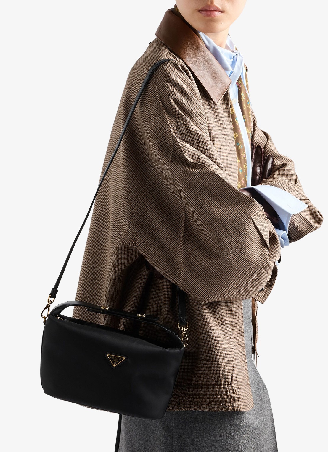 Prada Chérie Re-Nylon Mini handtas met leren details - detail 4 zwart