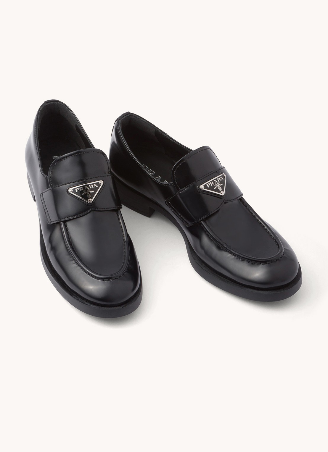 Prada Chocolate loafer van leer met logo  - achterkant 9 zwart