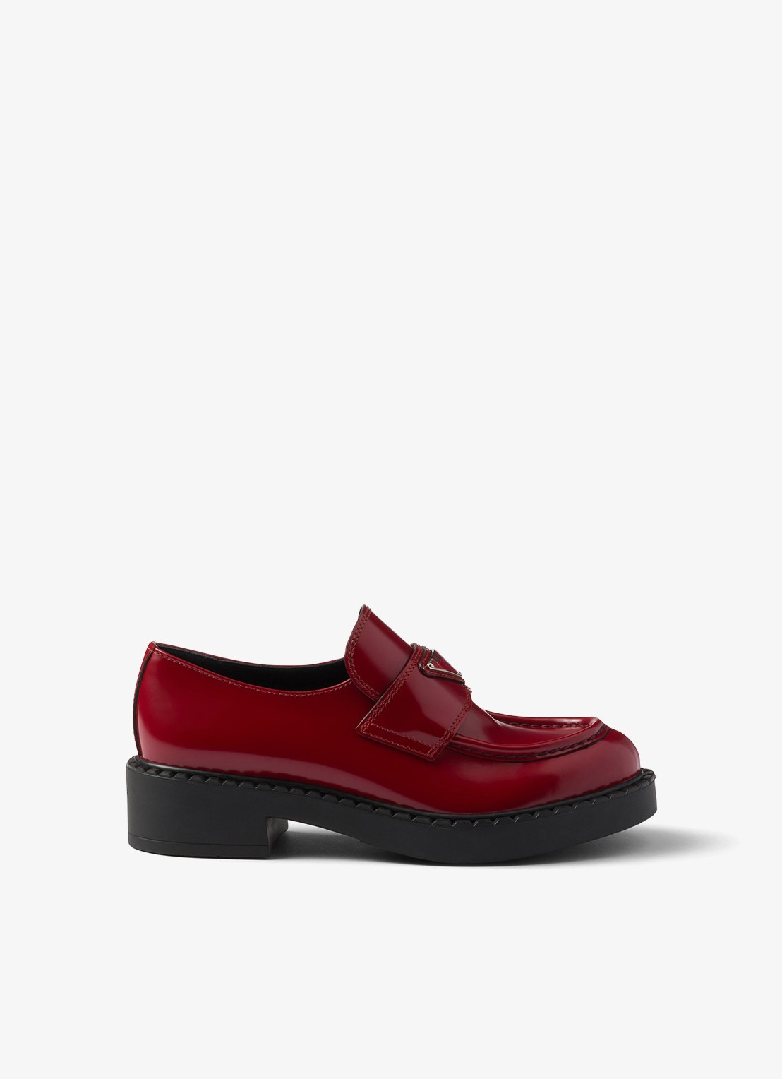 Prada Chocolate loafer van leer met logo  - voorkant 2 rood