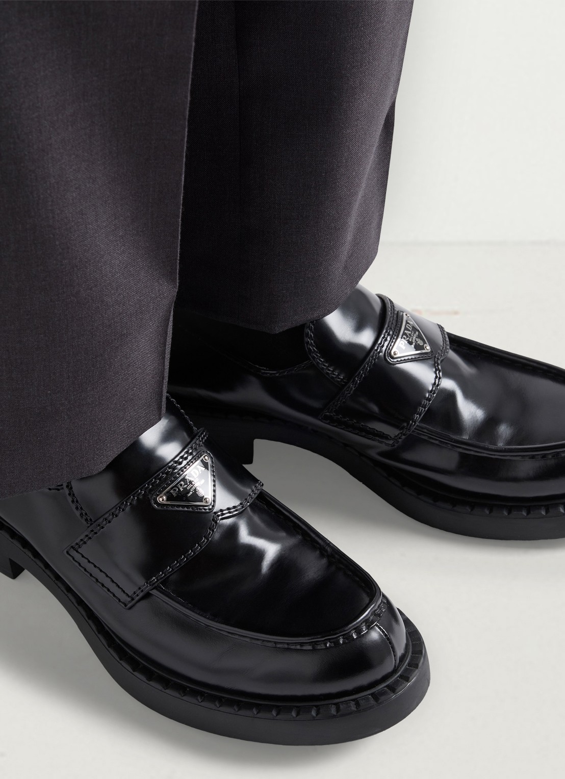 Prada Chocolate loafer van leer - detail 7 zwart