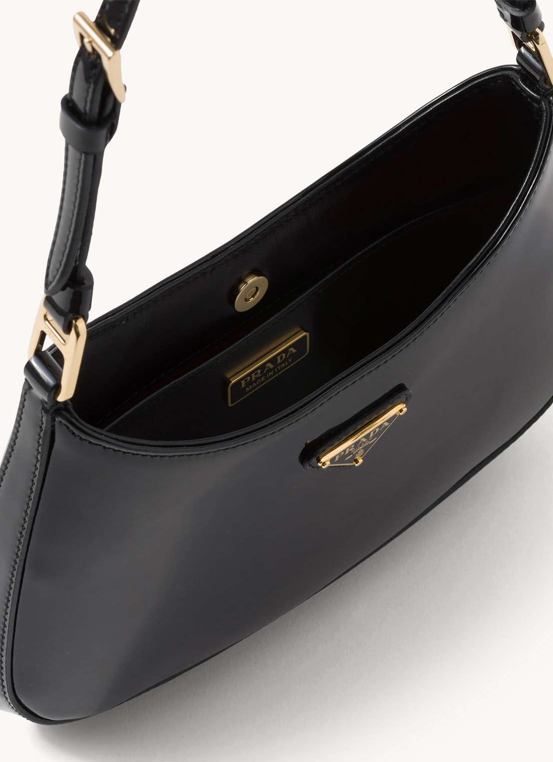 Prada Cleo schoudertas van lakleer - detail 5 zwart