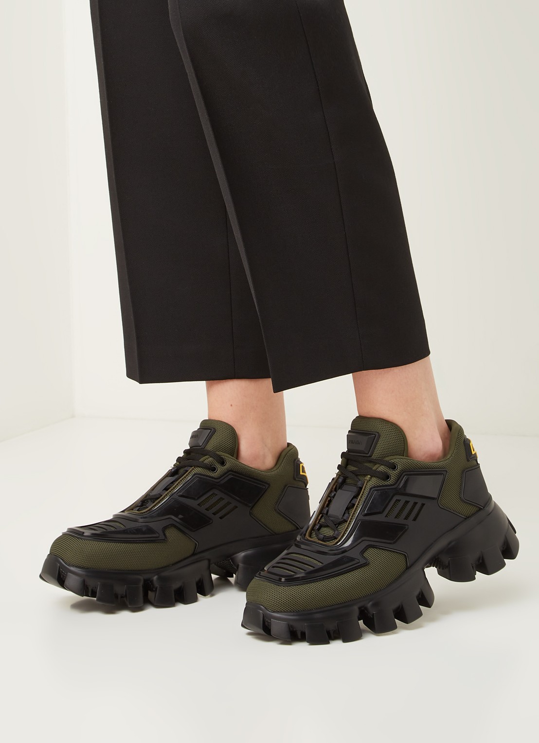 Prada Cloudbust Thunder sneaker met mesh details - voorkant 2 groen