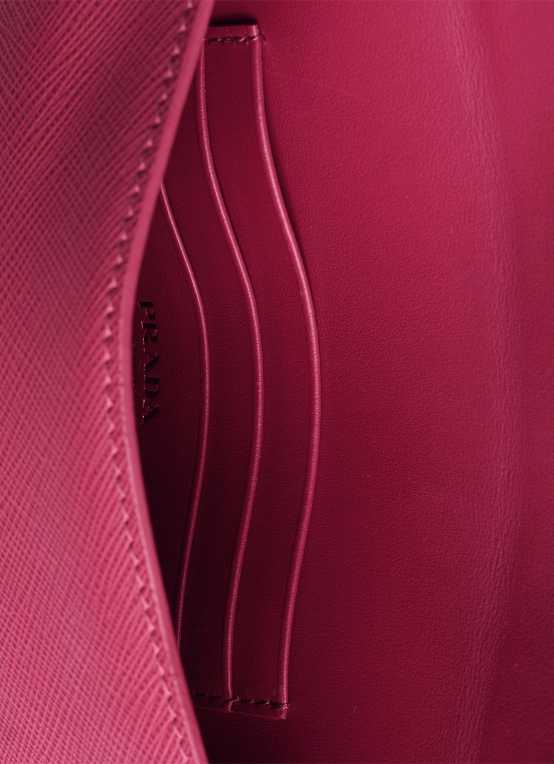 Prada Clutch van kalfsleer - detail 2 donkerroze