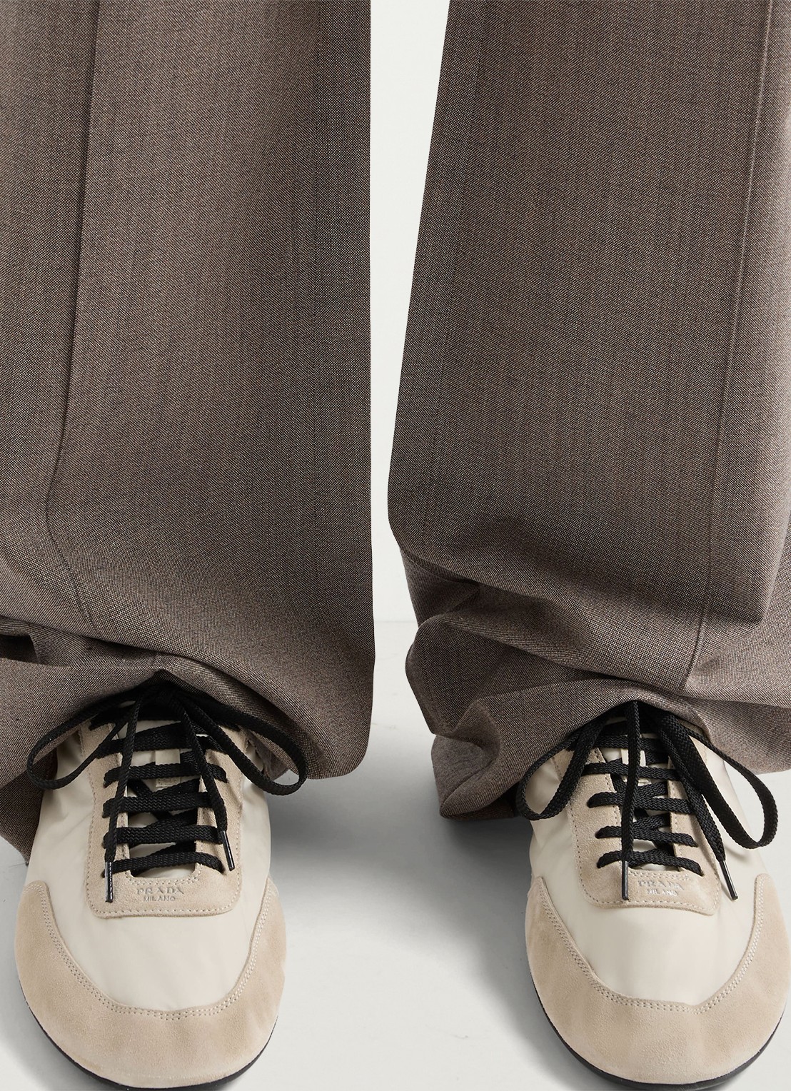 Prada Collapse Re-Nylon sneaker met suède details - detail 3 beige