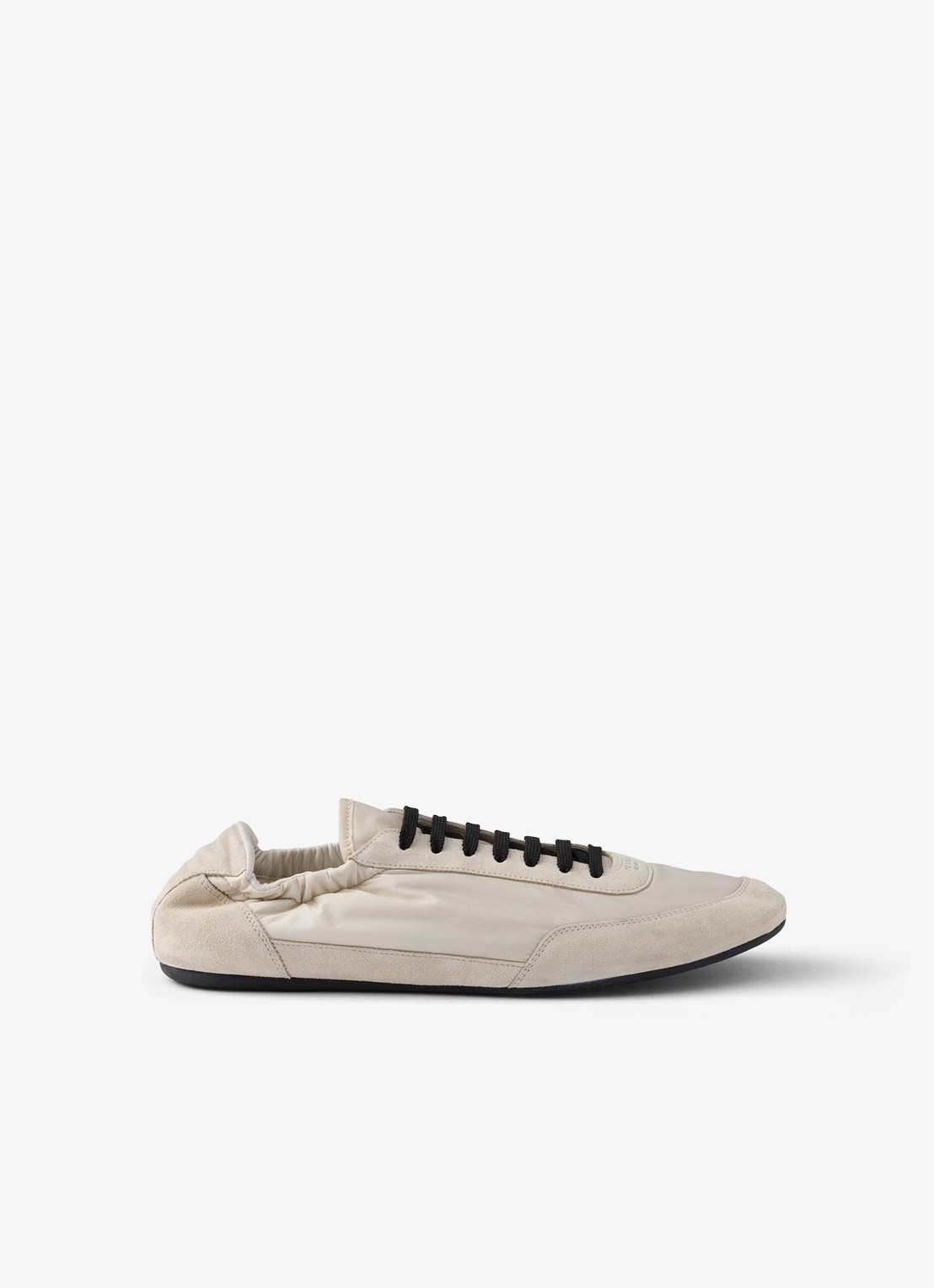 Prada Collapse Re-Nylon sneaker met suède details - voorkant 6 beige