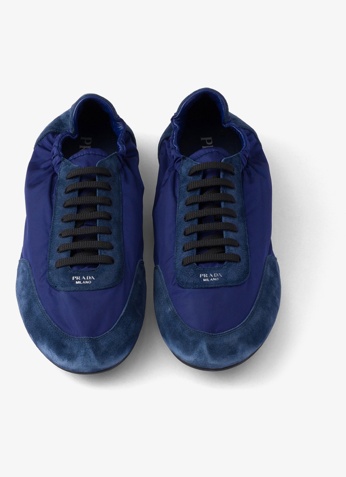 Prada Collapse Re-Nylon sneaker met suède details - detail donkerblauw
