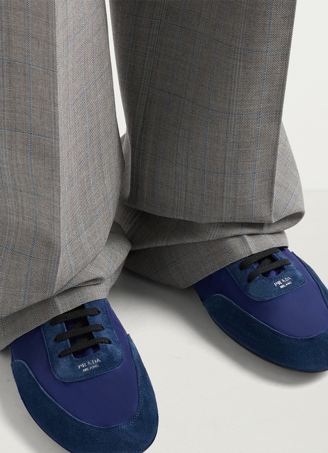 Prada Collapse Re-Nylon sneaker met suède details - detail 3 donkerblauw