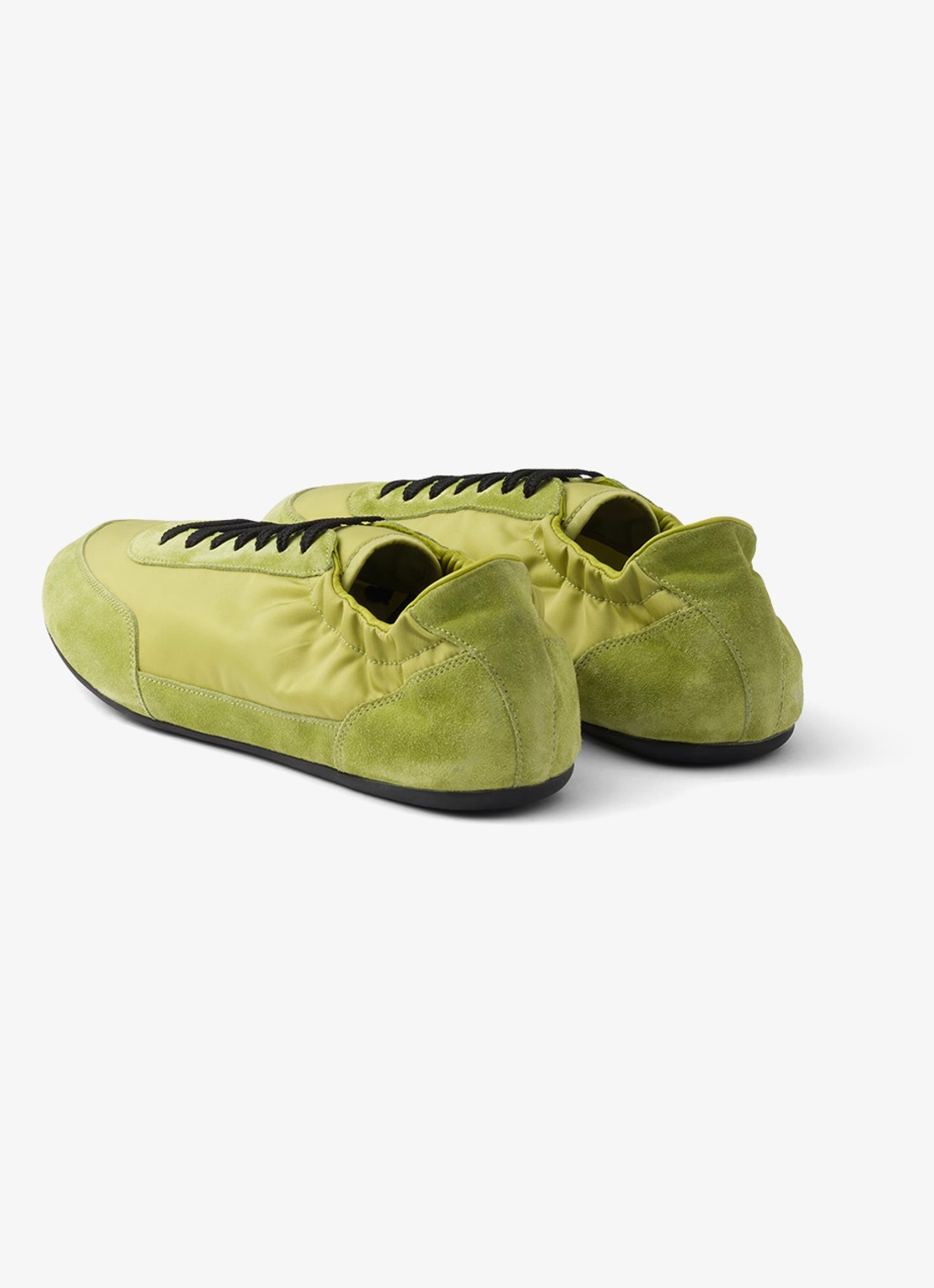 Prada Collapse Re-Nylon sneaker met suède details - achterkant 3 lime