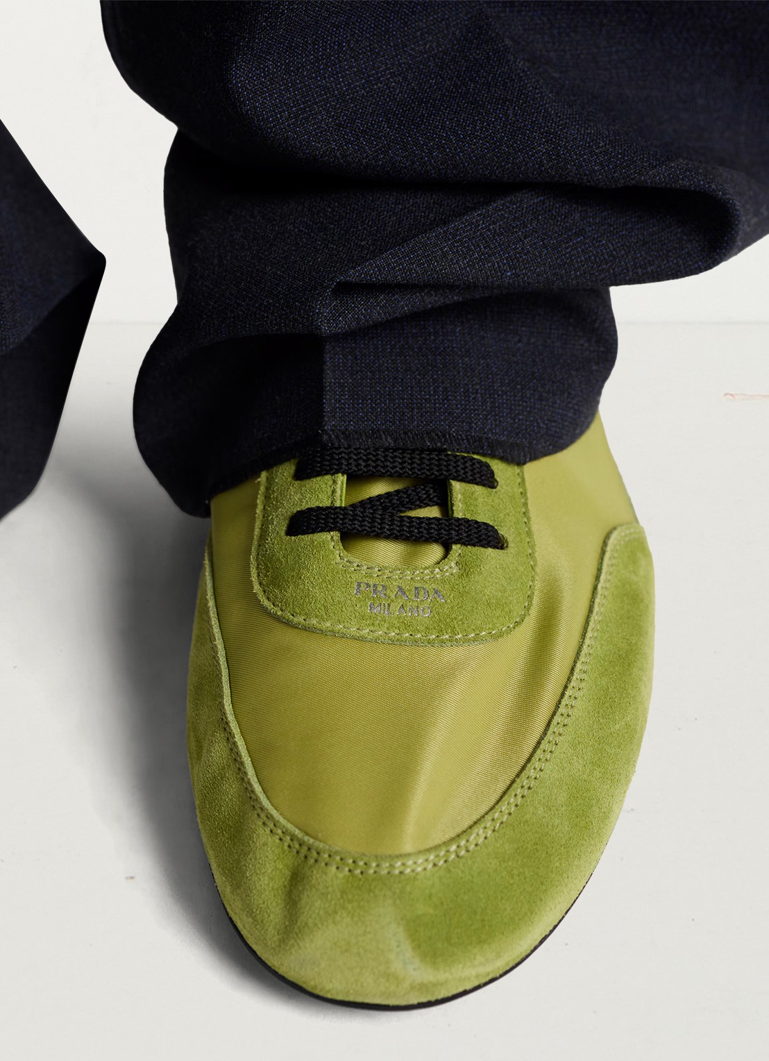 Prada Collapse Re-Nylon sneaker met suède details - detail 6 lime