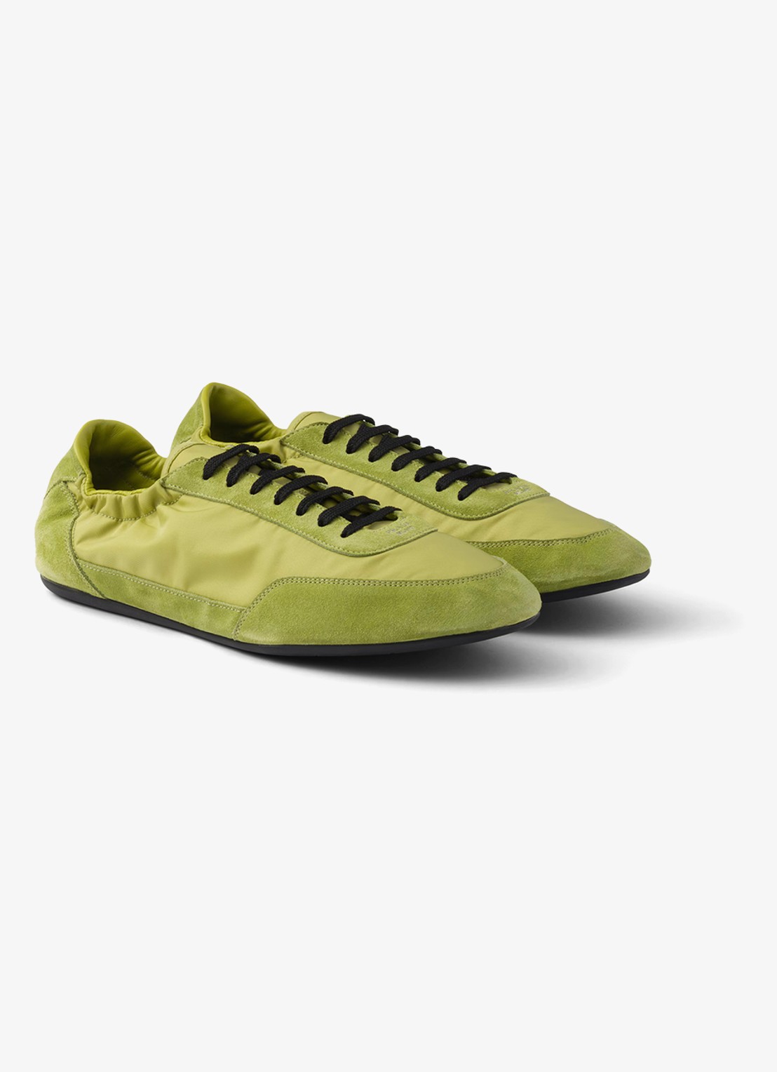 Prada Collapse Re-Nylon sneaker met suède details - voorkant lime