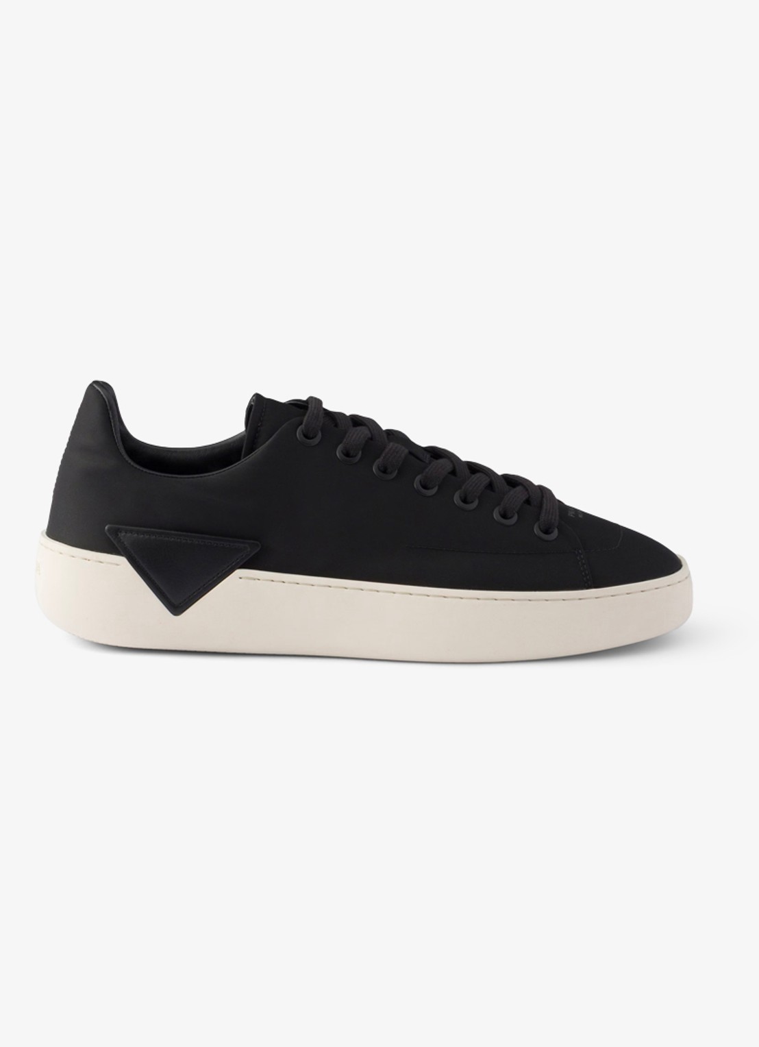 Prada Court Re-Nylon sneaker met logo - voorkant 5 zwart