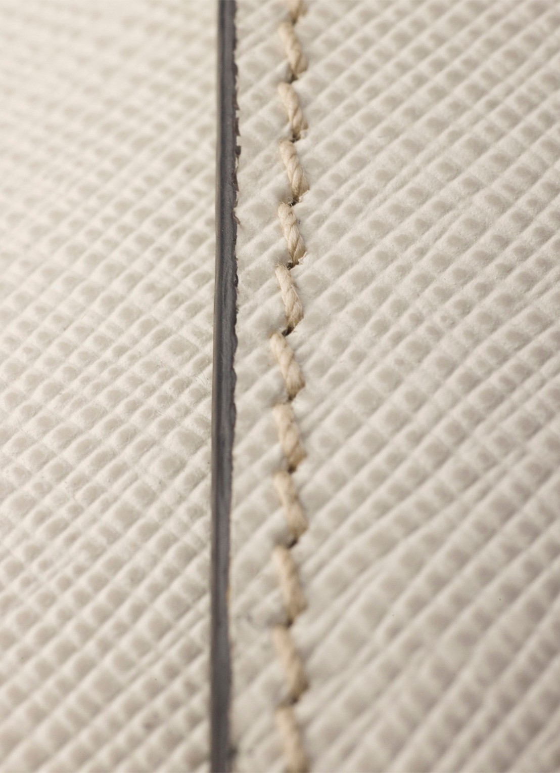 Prada Crossbodytas van kalfsleer - detail 5 gebroken wit