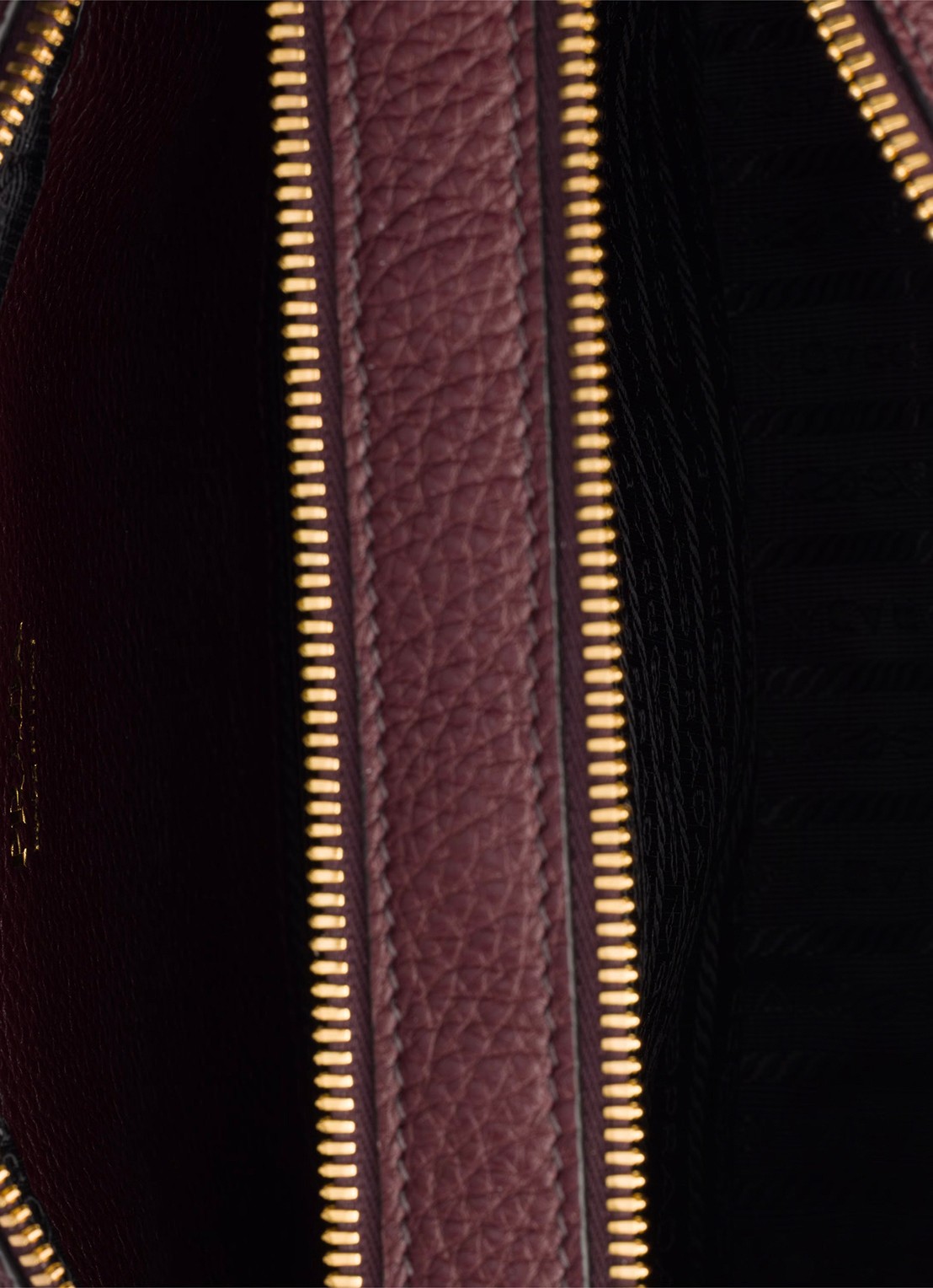Prada Crossbodytas van leer - detail 3 bordeauxrood