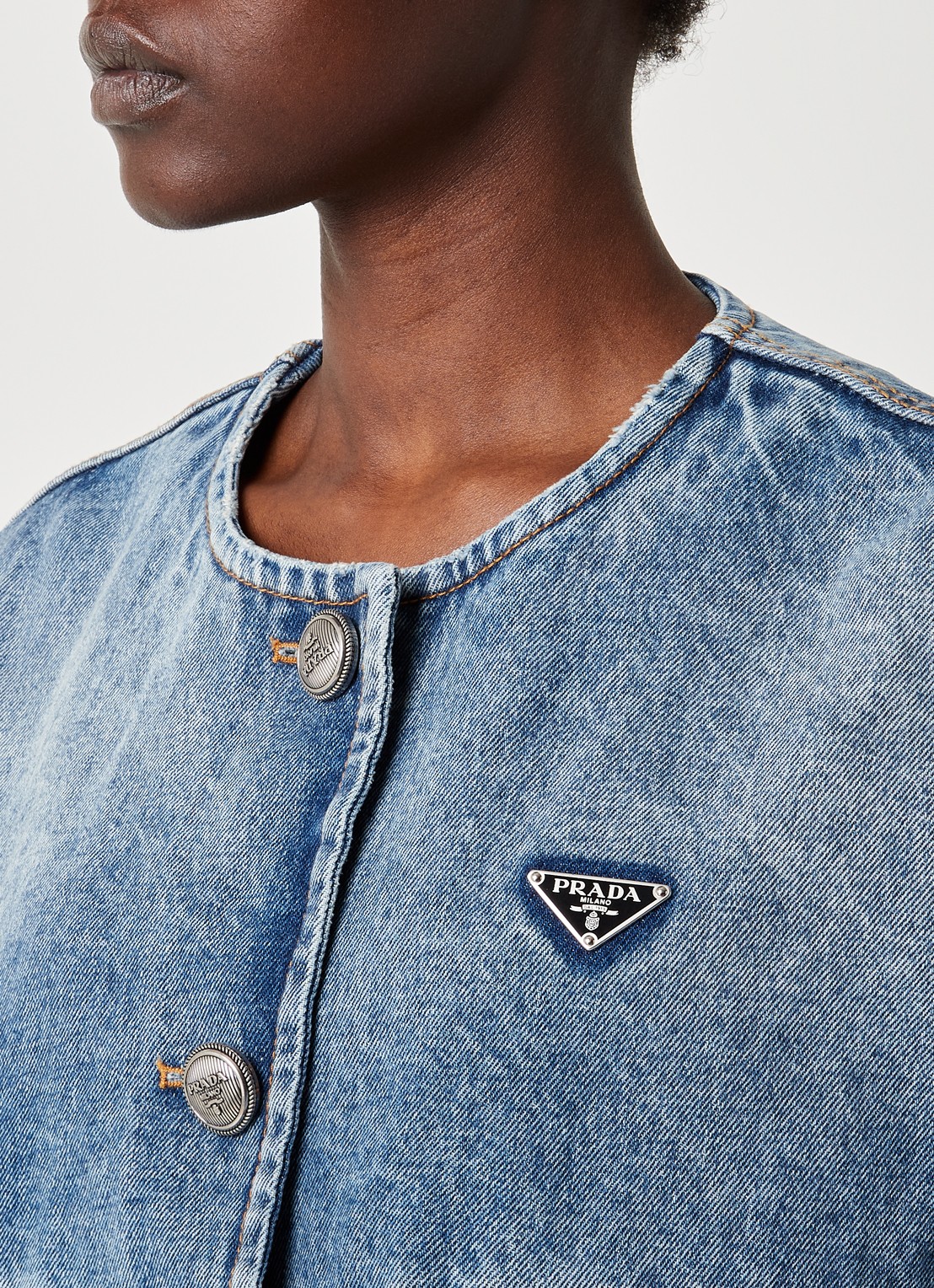 Prada Denim Bleach cropped spijkerjas met verwassen afwerking - detail 4 jeans